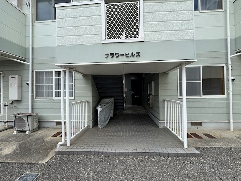 フラワーヒルズ エントランス