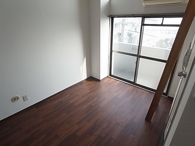 リアライズ塩屋 リビング