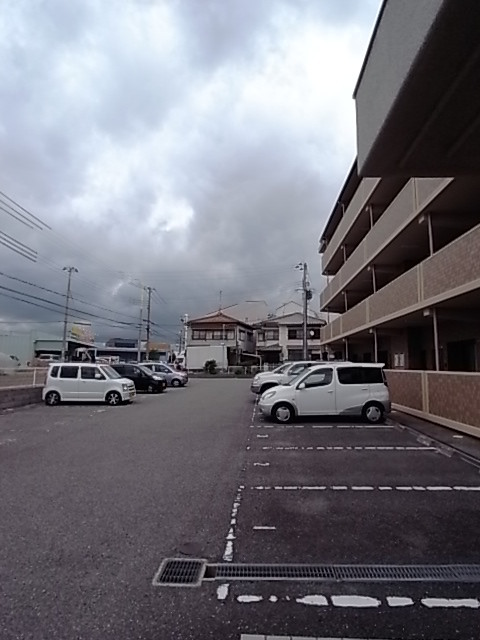 有瀬グランドハイツ 駐車場