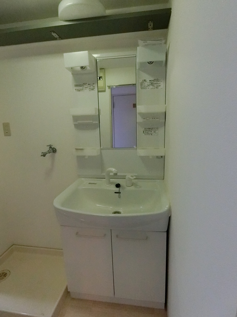 ベルトピア塩屋1 洗面所