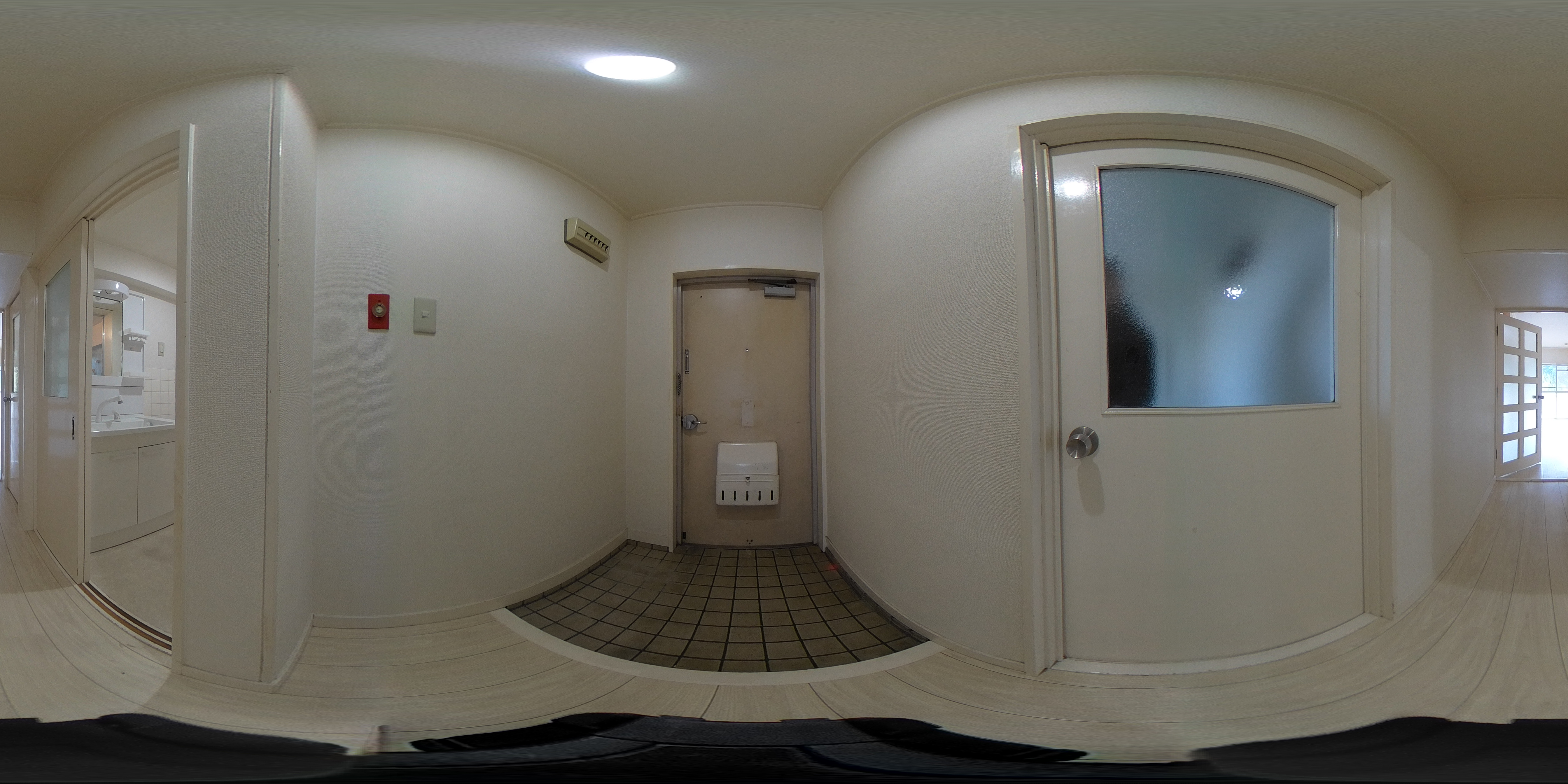 リバーサイドハイツ 玄関