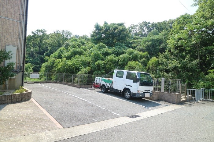 エスポワール 駐車場