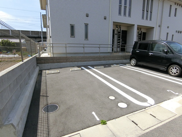 ジュナス 駐車場