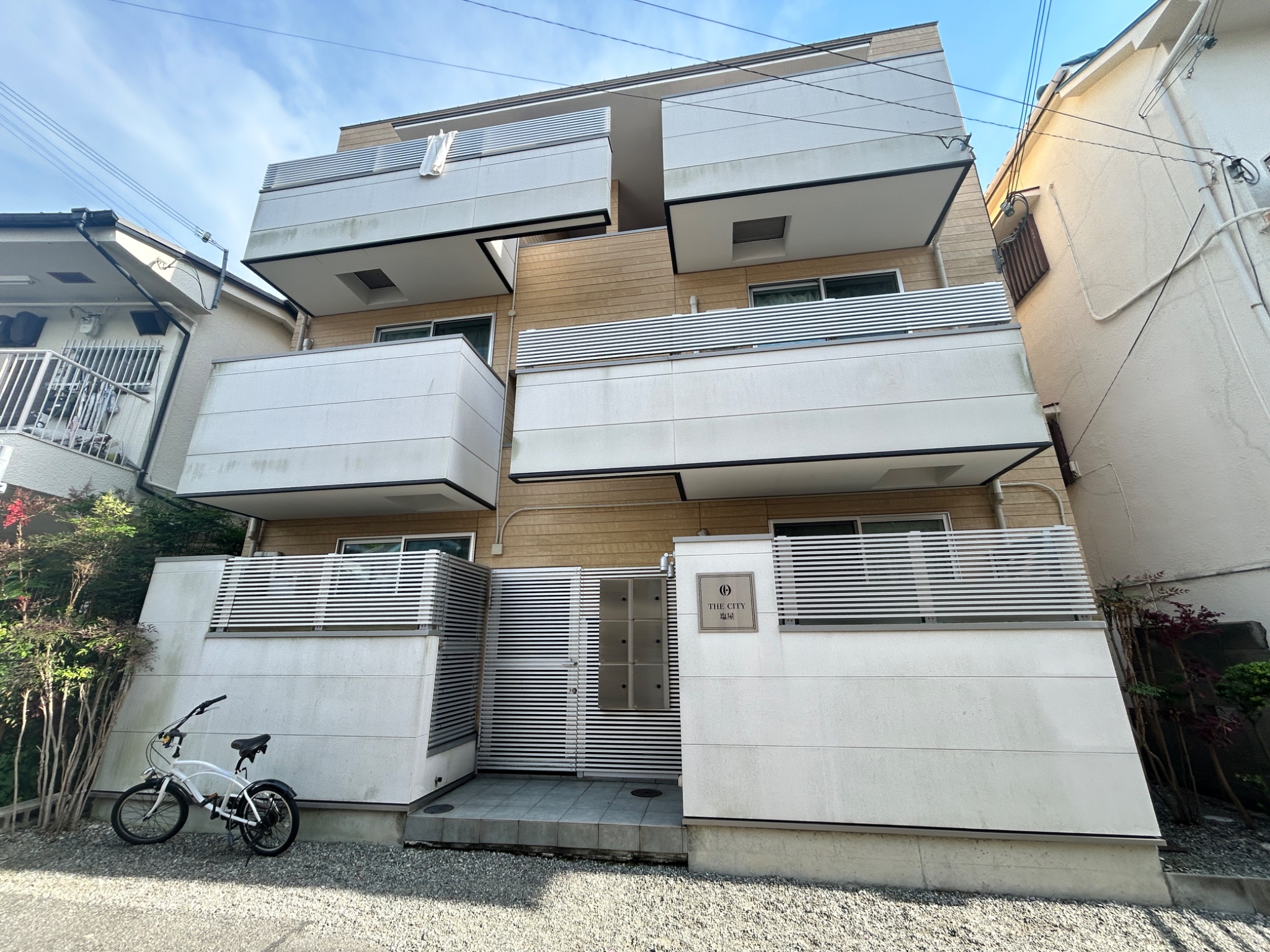 THE CITY 塩屋 外観
