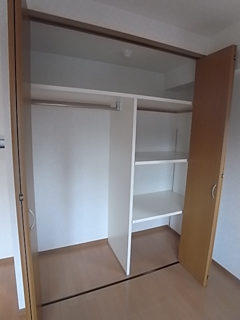 オークメゾン新神戸 収納