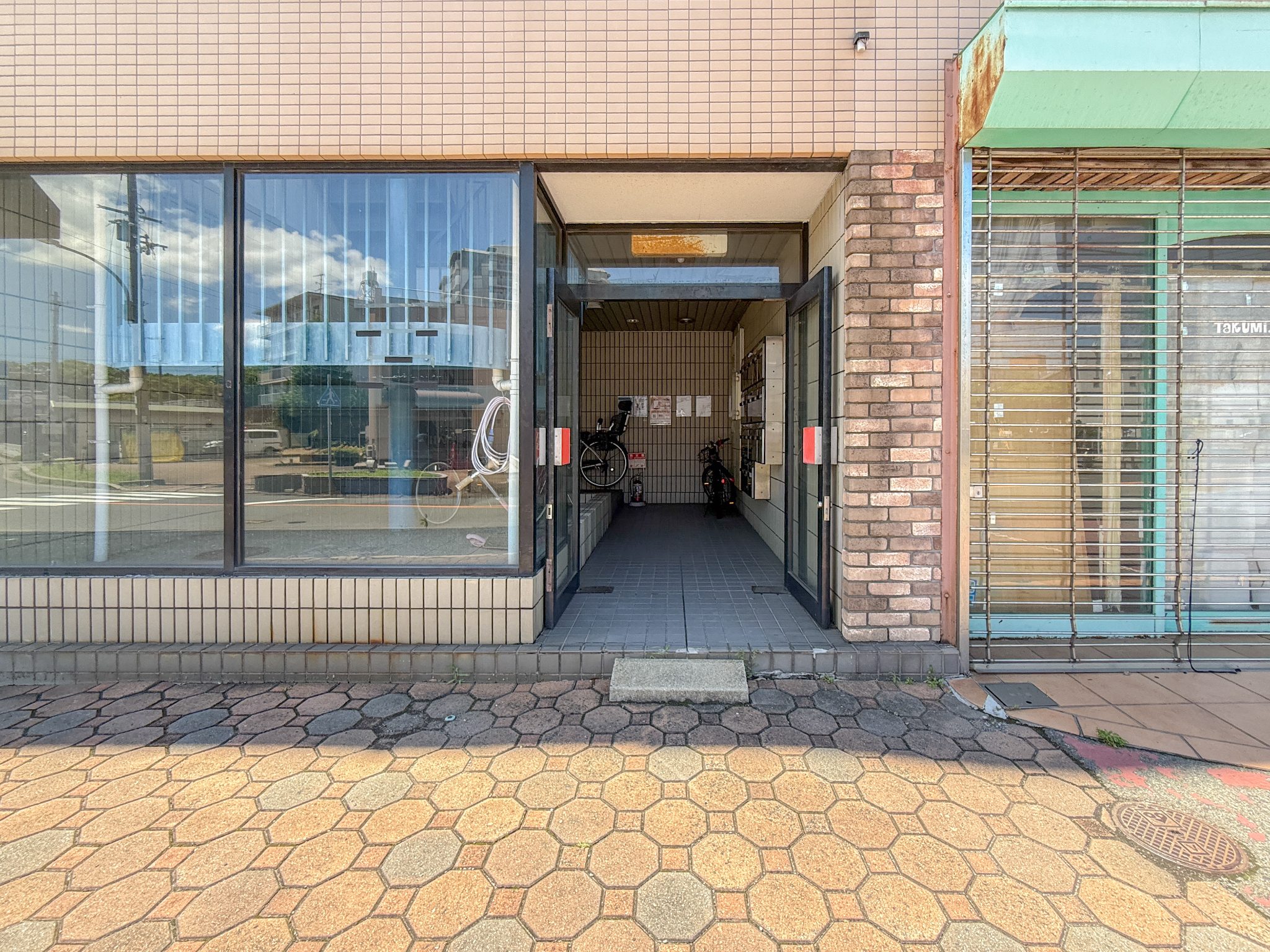 兵庫県神戸市西区伊川谷町有瀬 エントランス