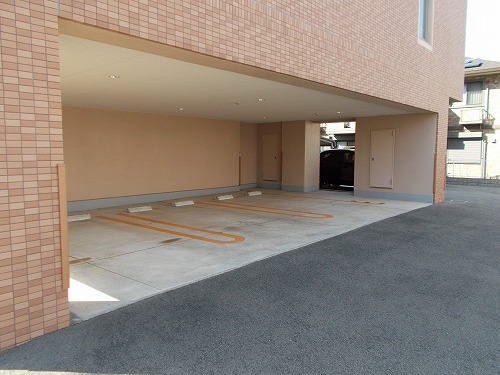 いちご館2 駐車場