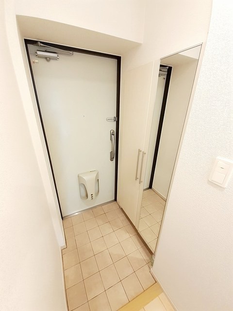 いちご館2 玄関