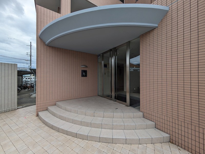 ヴィラ安堂寺2 エントランス