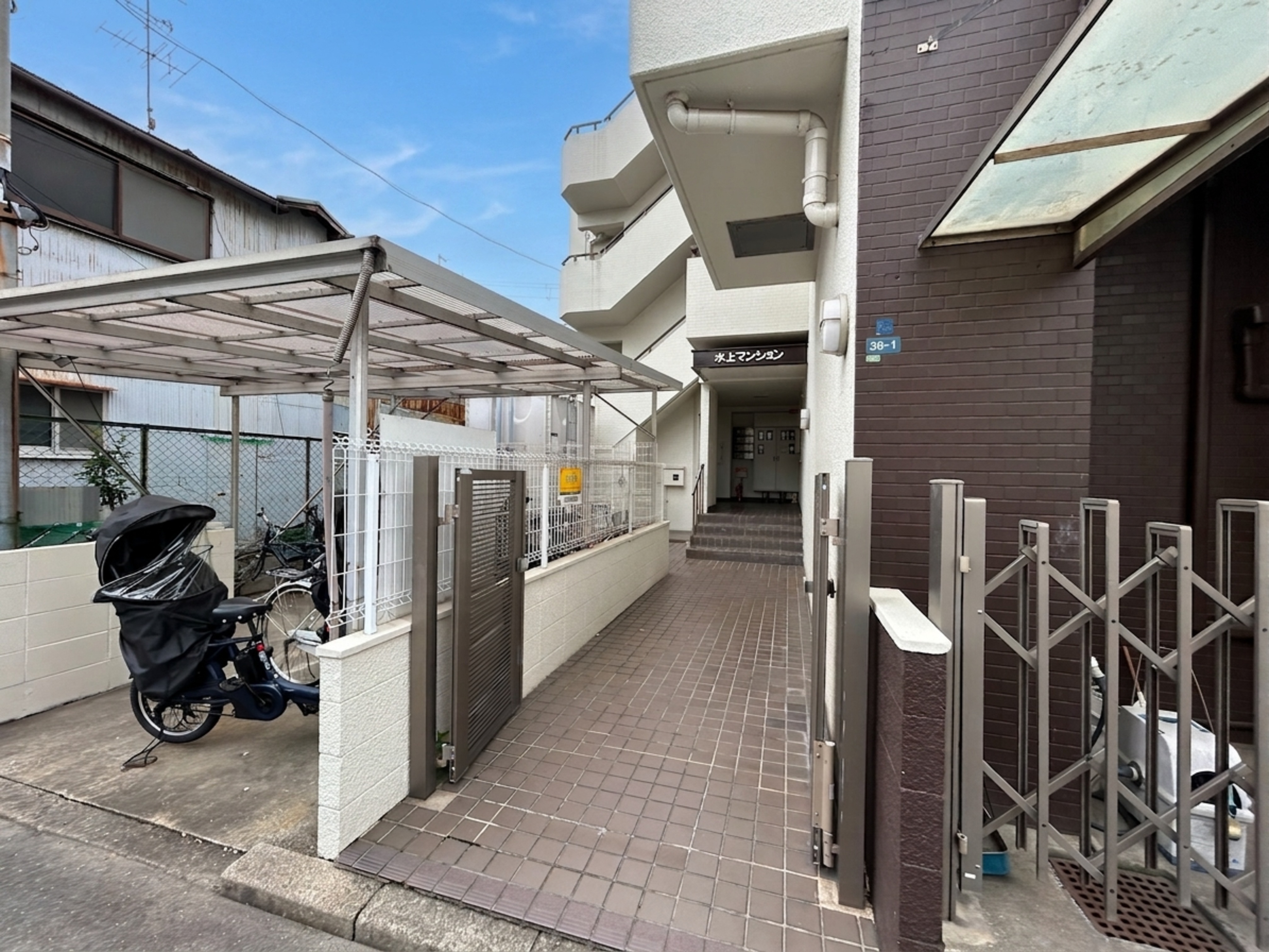 水上マンション エントランス