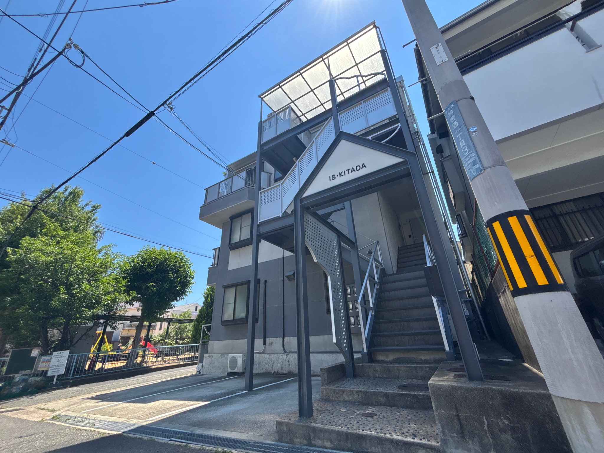 1・SKITADA 外観