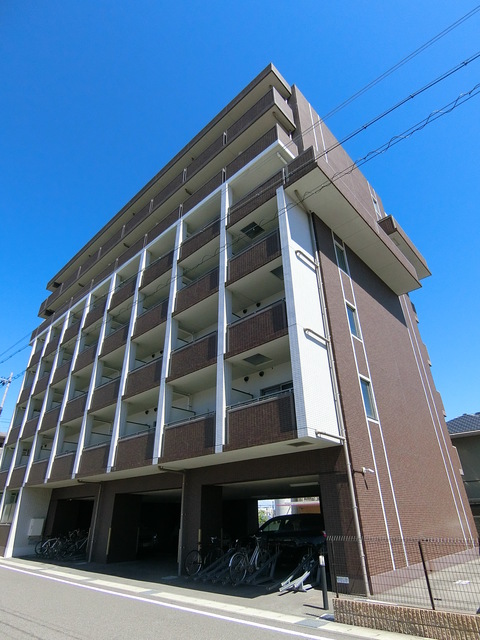 アヴリル 外観