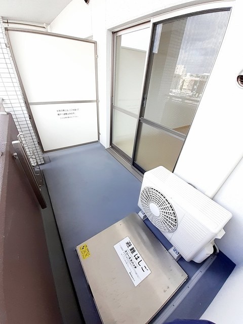 アヴリル ベランダ