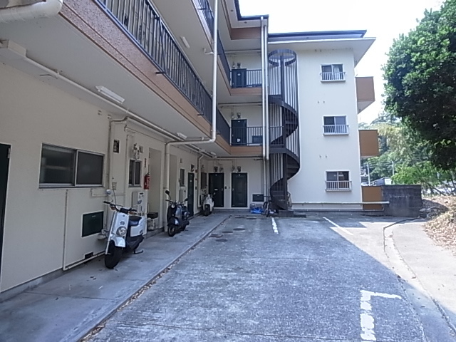 中西マンション エントランス