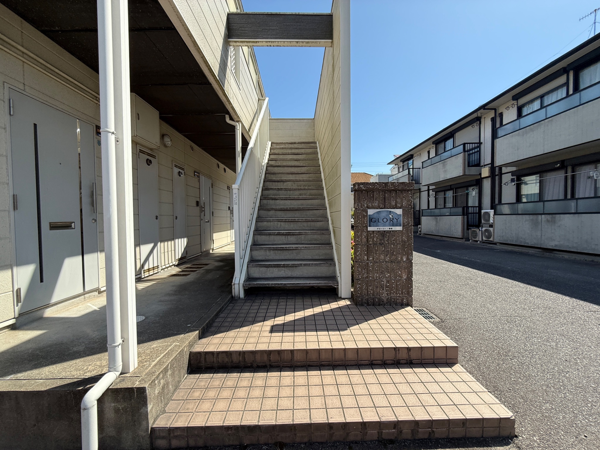 グローリー1番館 エントランス