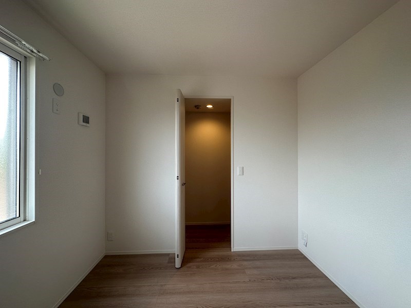 エレナ本山 その他
