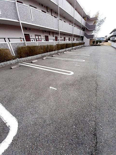 フォレストビュー 駐車場