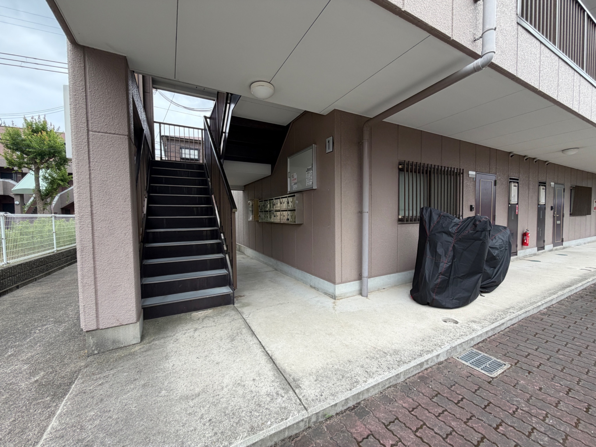 シャトル永井 エントランス