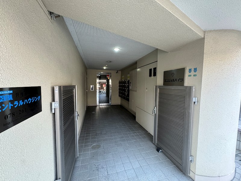兵庫県神戸市中央区琴ノ緒町４丁目 エントランス