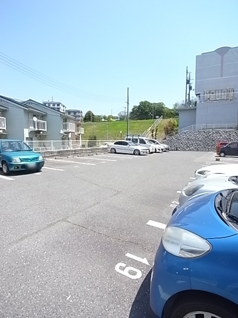 グリーンハイツ大津和 駐車場