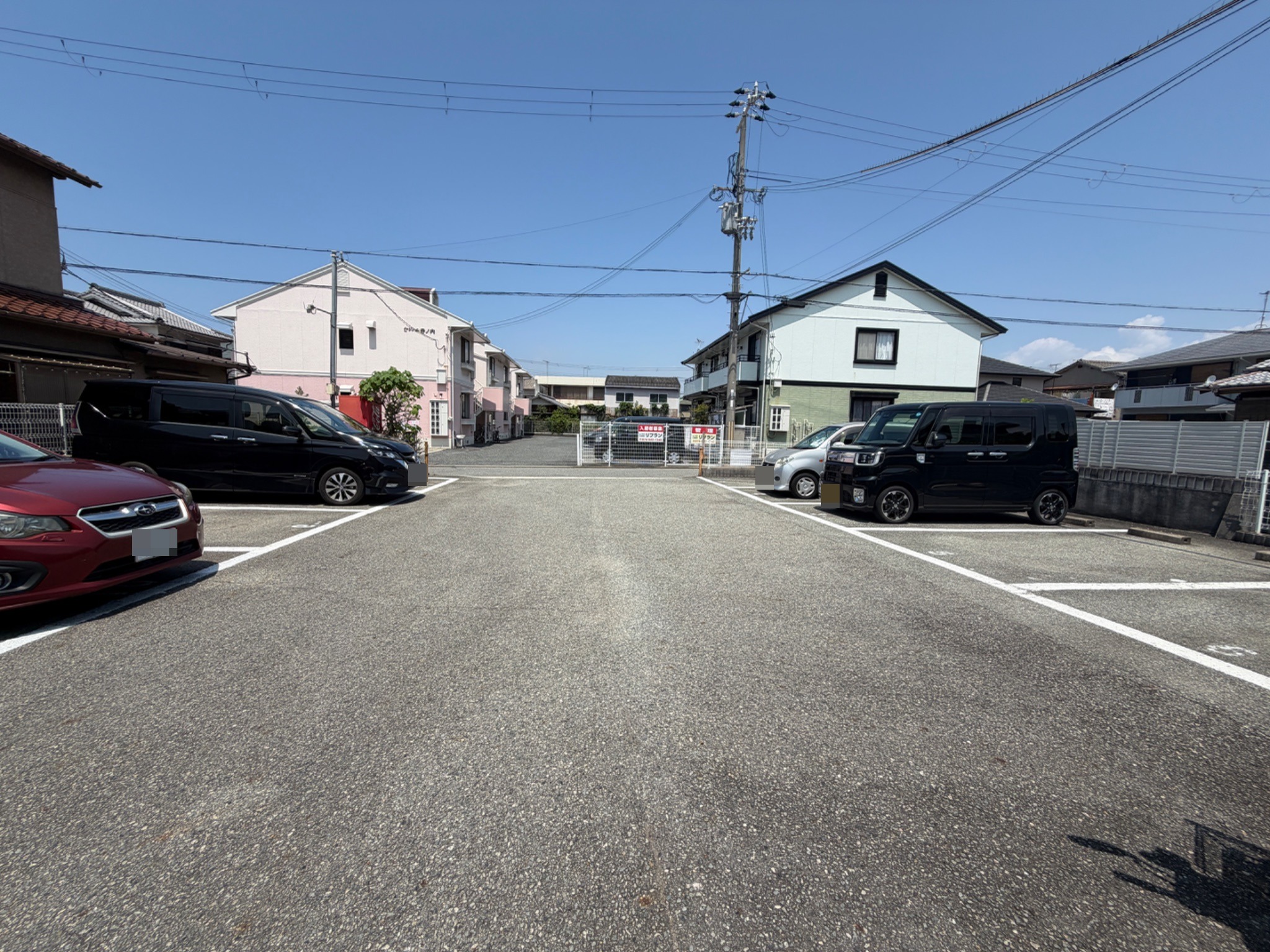 カステルB 駐車場