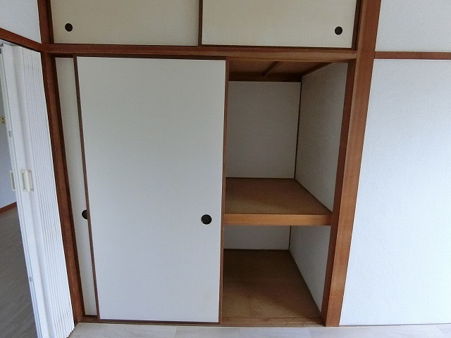 中西マンション 収納