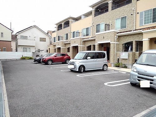 リヴェール コート2 駐車場