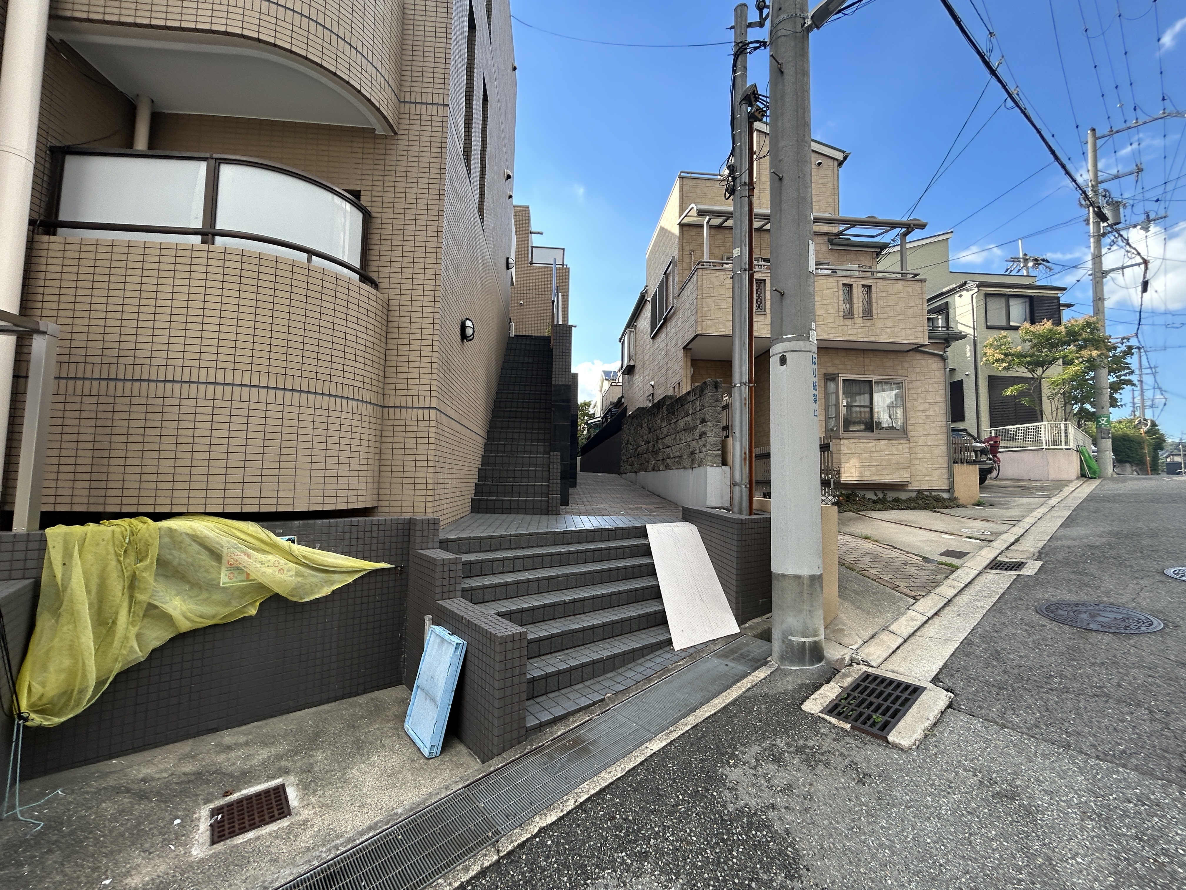 ロイヤルメゾン甲陽園2 エントランス
