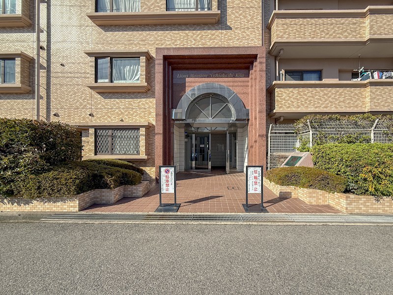 ライオンズマンション西明石北 エントランス