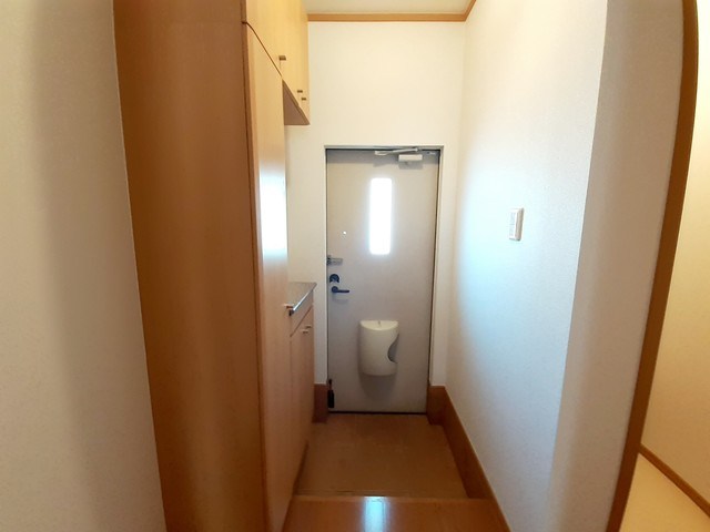メゾンオルタンシア 玄関