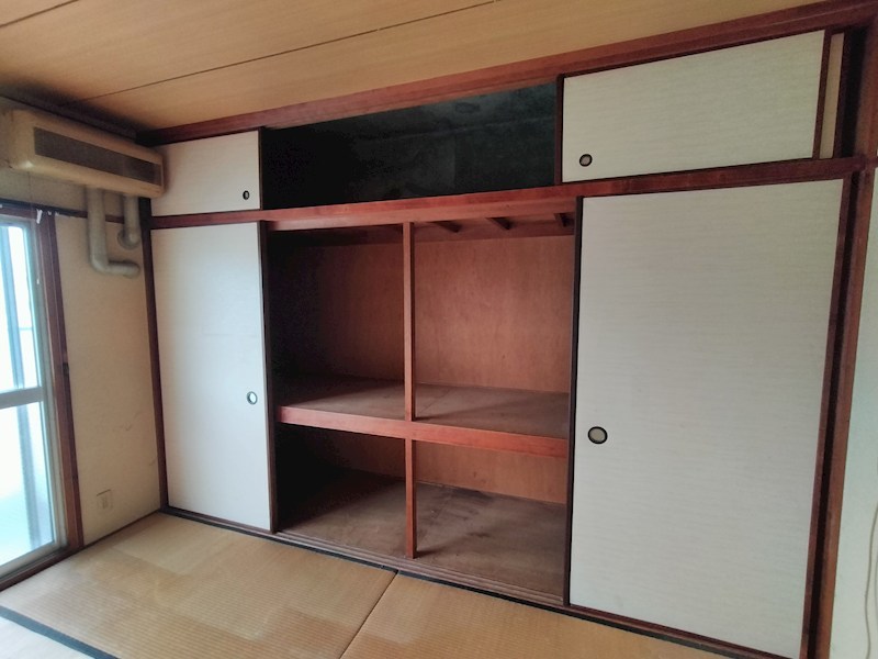 兵庫県伊丹市荻野２丁目 収納