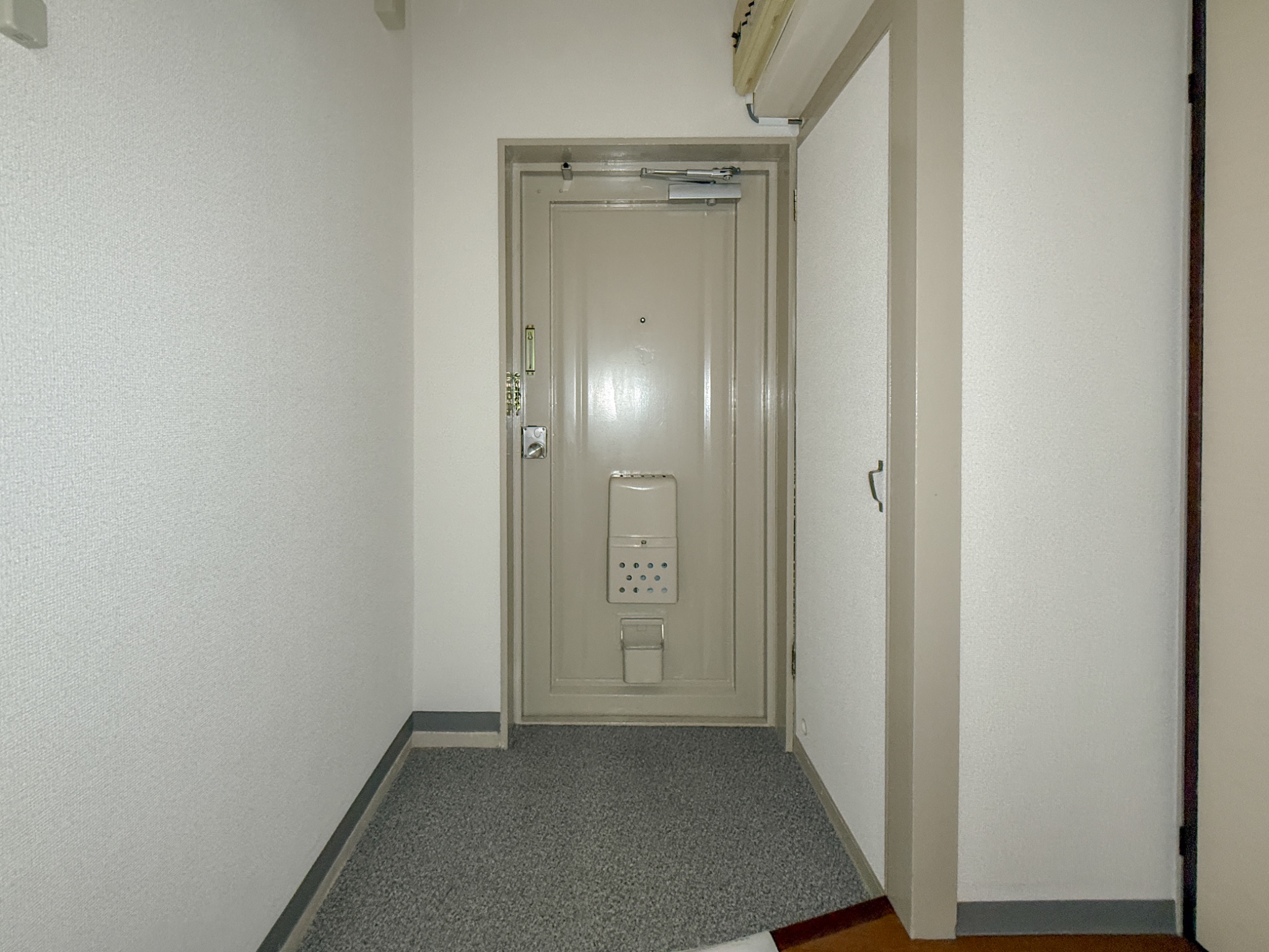 東垂水南 6号棟 玄関