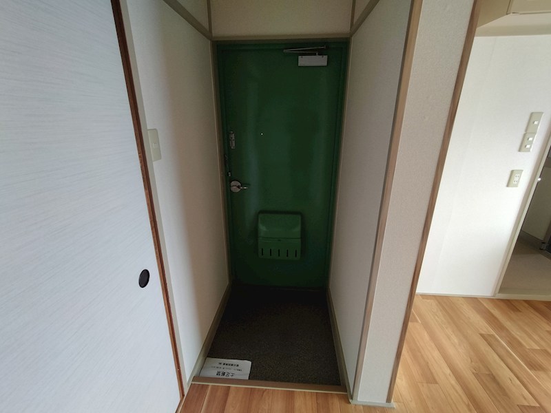 伊丹鴻池 2号棟 玄関