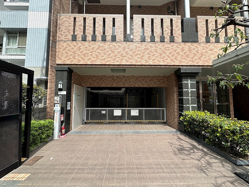 プレサンス神戸駅前 駐車場