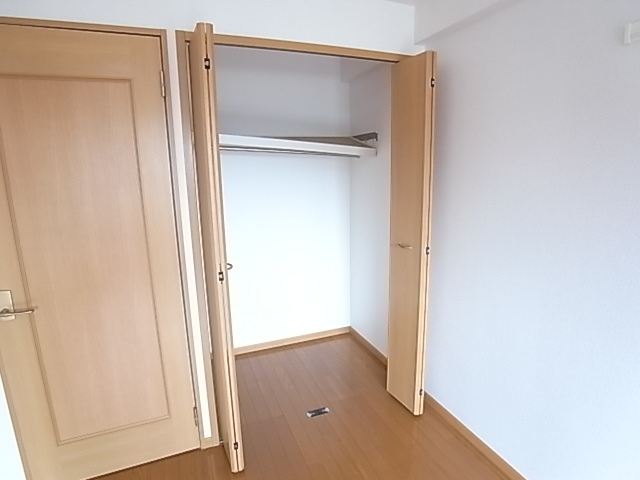 グランドパレス大久保 収納