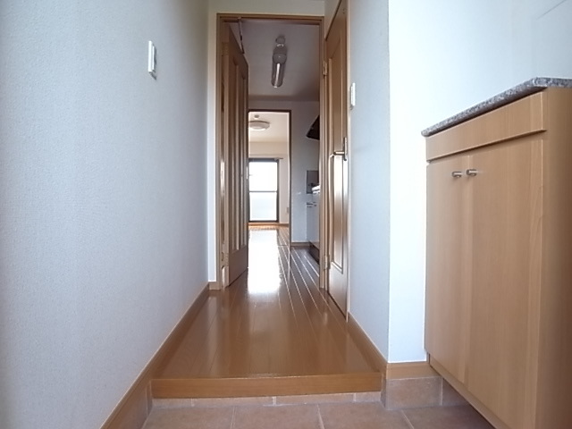 グランドパレス大久保 玄関