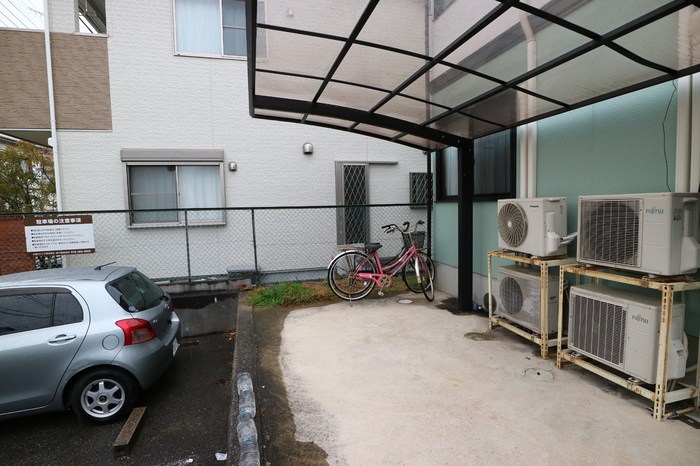 西舞子グリーンハウス 駐車場