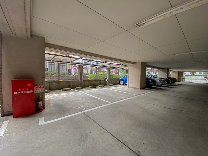 アーデンコート住吉川 駐車場