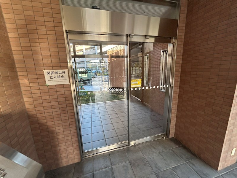 ルームズ学園北町 エントランス