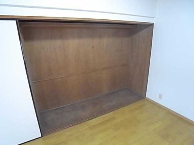兵庫県神戸市東灘区本山中町４丁目 収納
