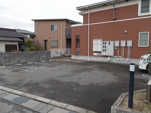 サンフローラMーA 駐車場