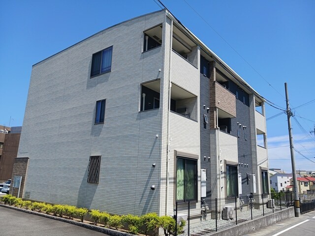 アヴリル 2 外観