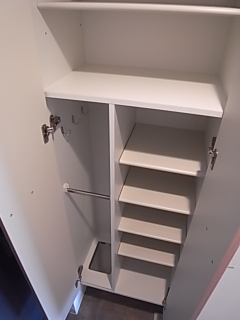 エスリード西宮北口第2 収納