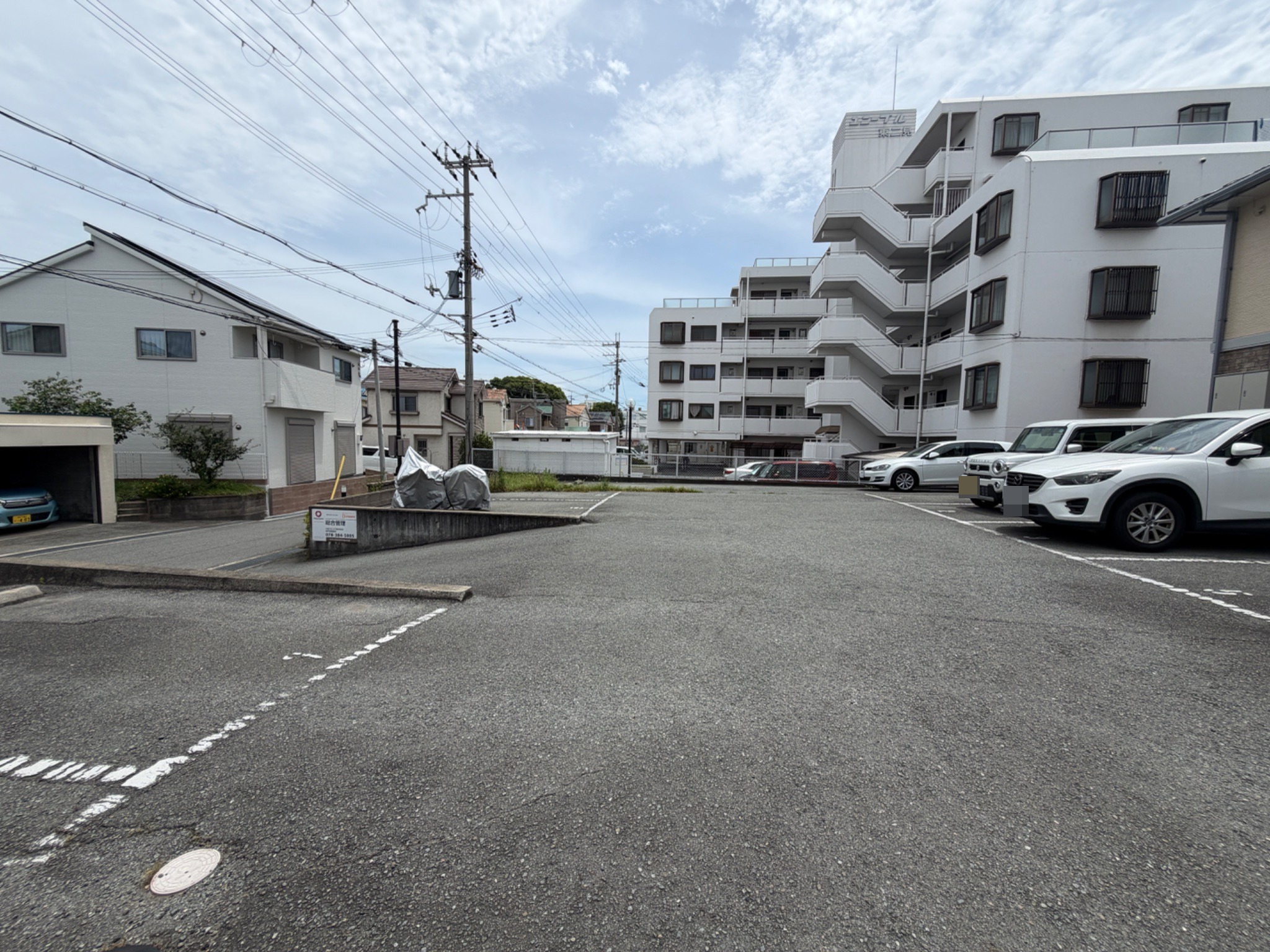 カーサアリビオ 駐車場