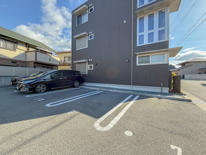 エル ビエント2 駐車場