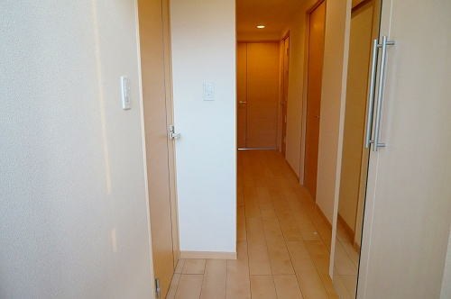 ポラリス参番館 玄関