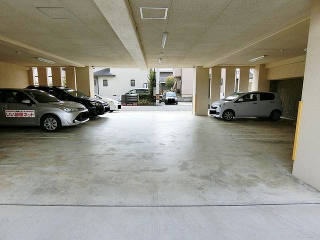 サンセール 駐車場