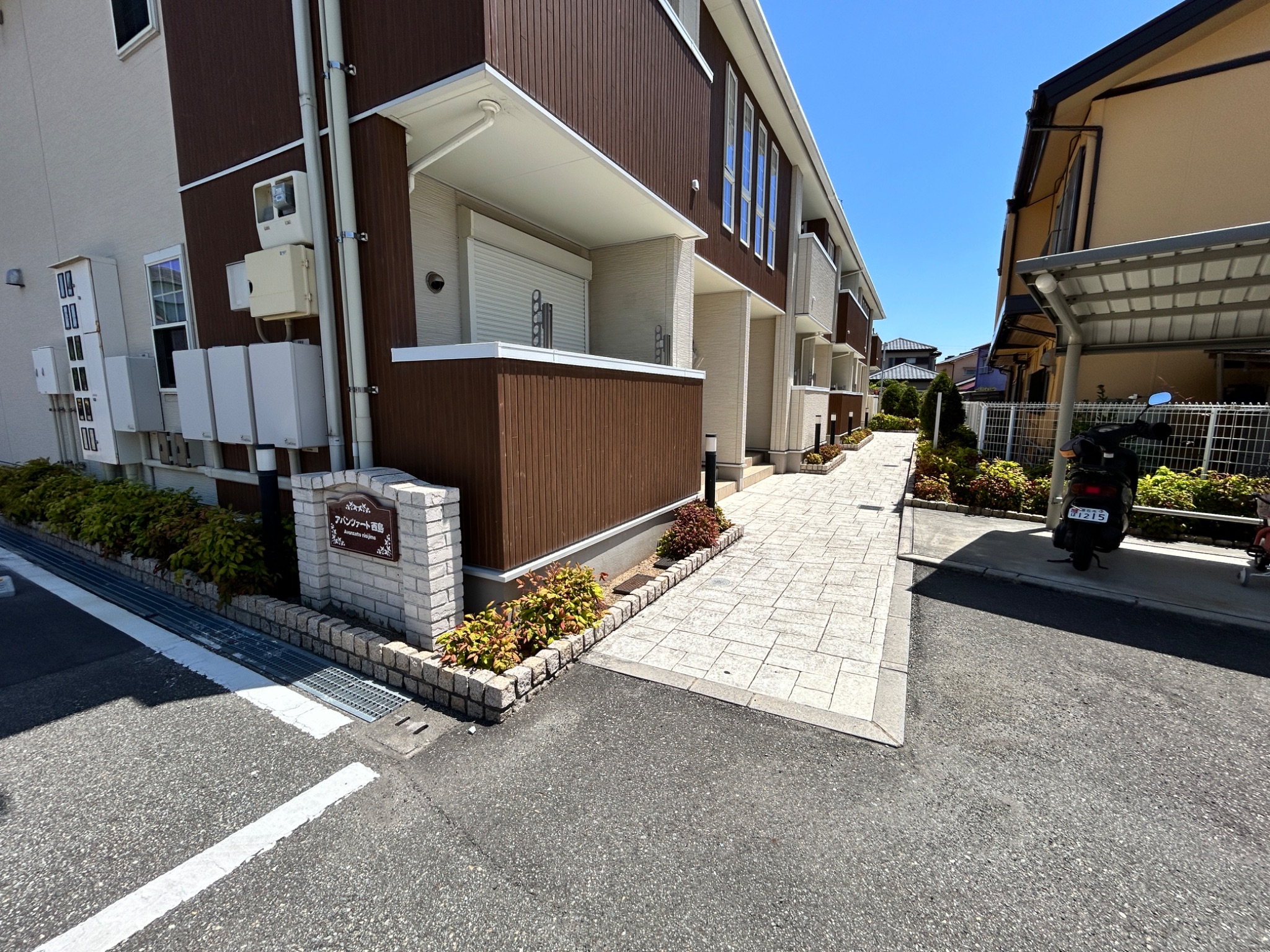 アバンツァート 西島 エントランス