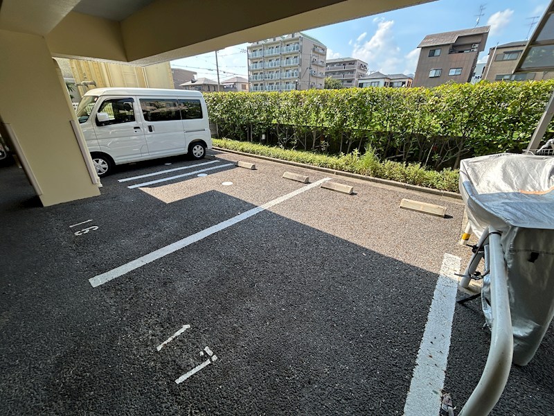 グリーンコートARAMAKI 駐車場