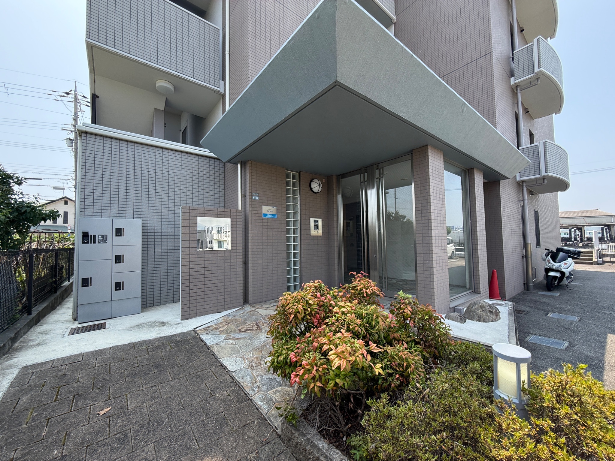 パインプロス エントランス